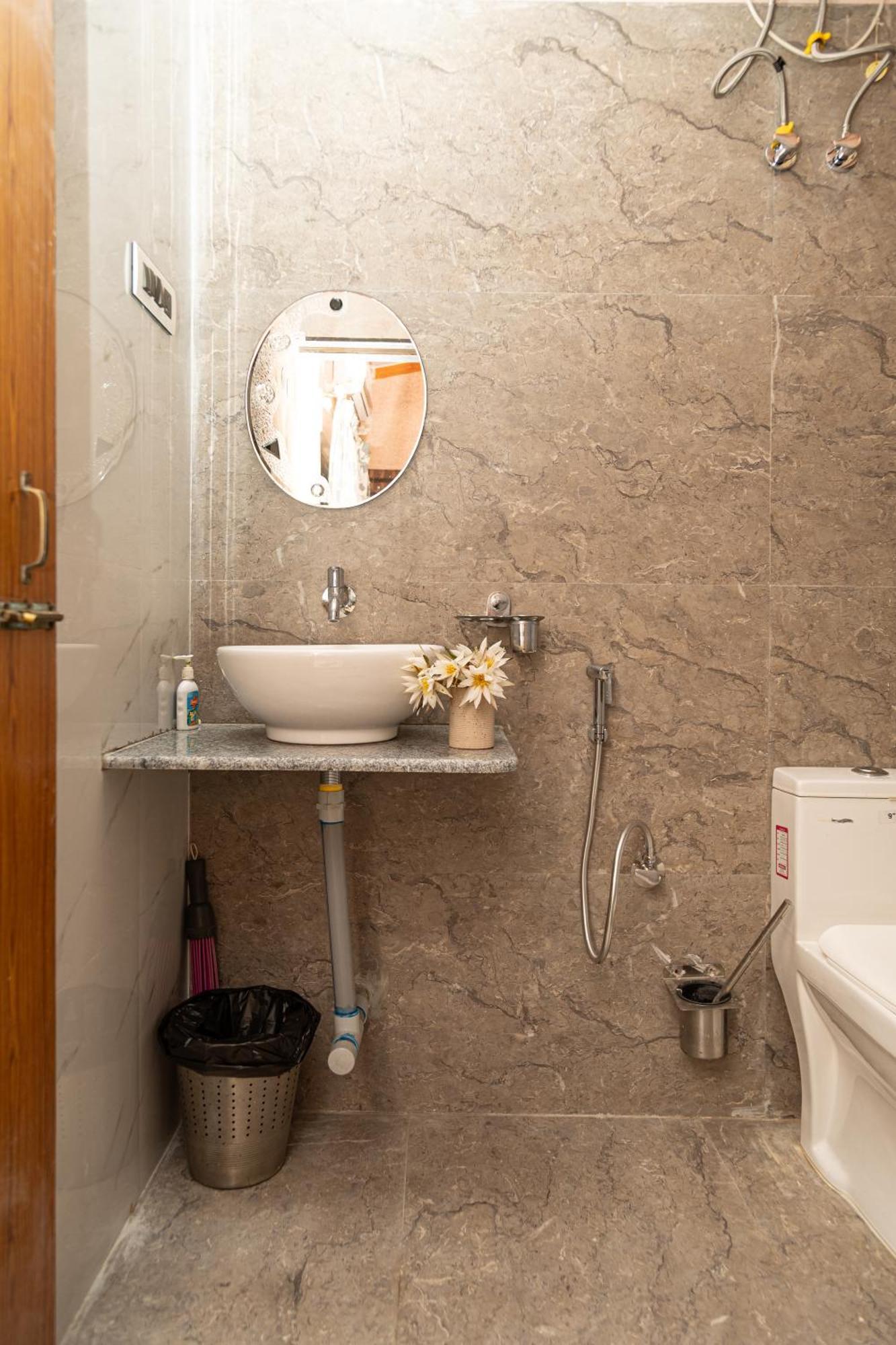 Bbn Serviced Apartment กาลังกูติ ภายนอก รูปภาพ