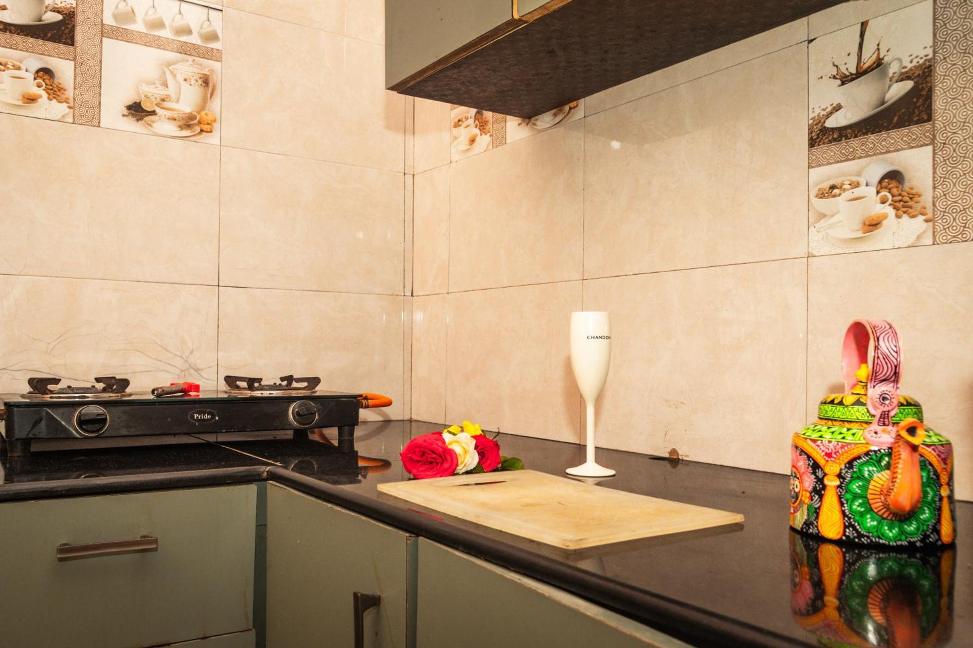 Bbn Serviced Apartment กาลังกูติ ห้อง รูปภาพ